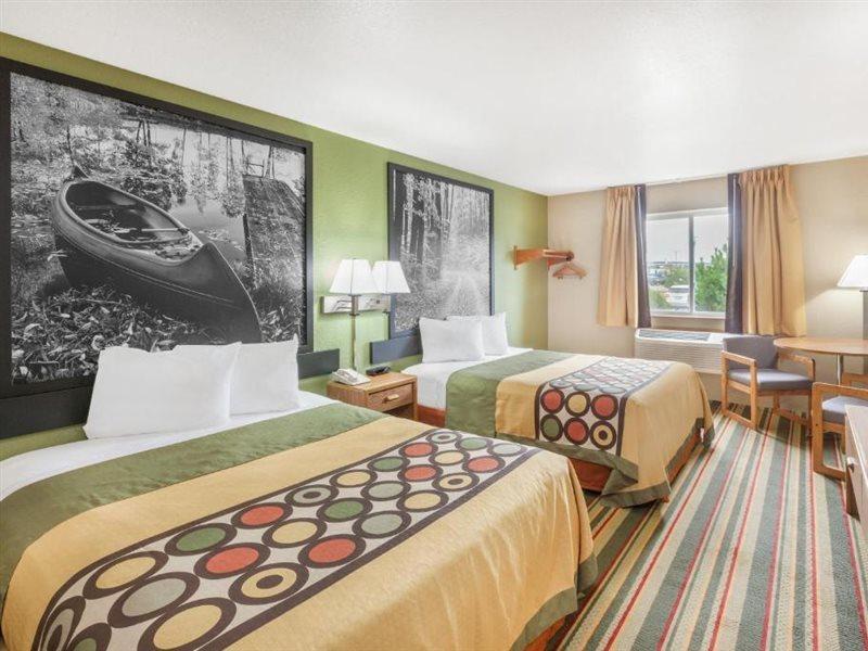 Super 8 By Wyndham Grayling Otel Dış mekan fotoğraf
