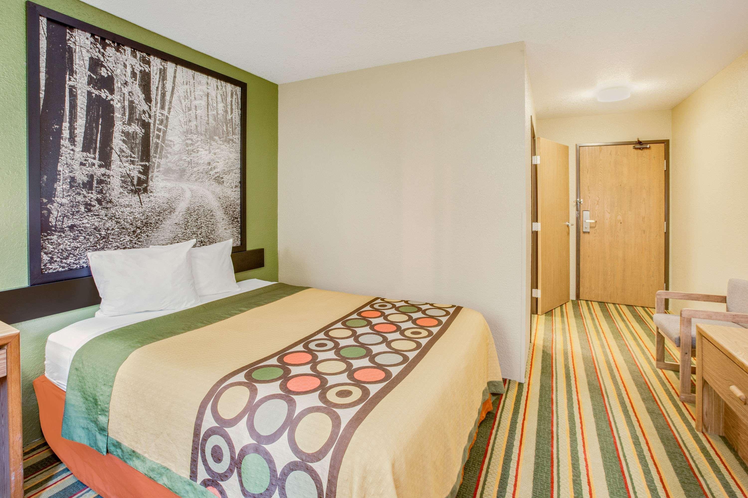 Super 8 By Wyndham Grayling Otel Dış mekan fotoğraf