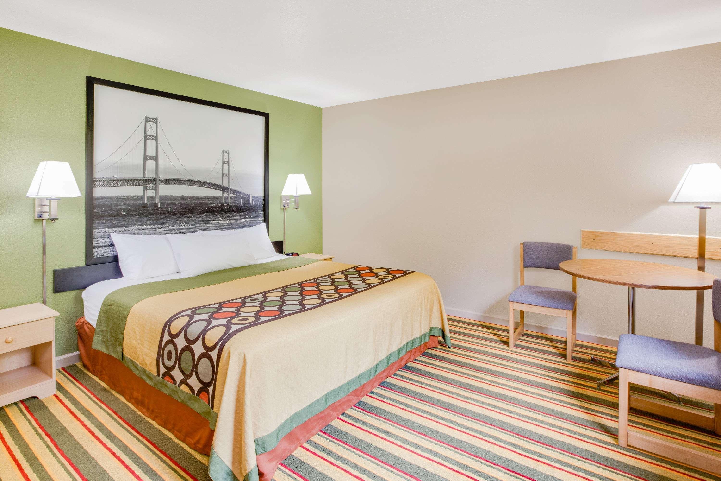 Super 8 By Wyndham Grayling Otel Dış mekan fotoğraf