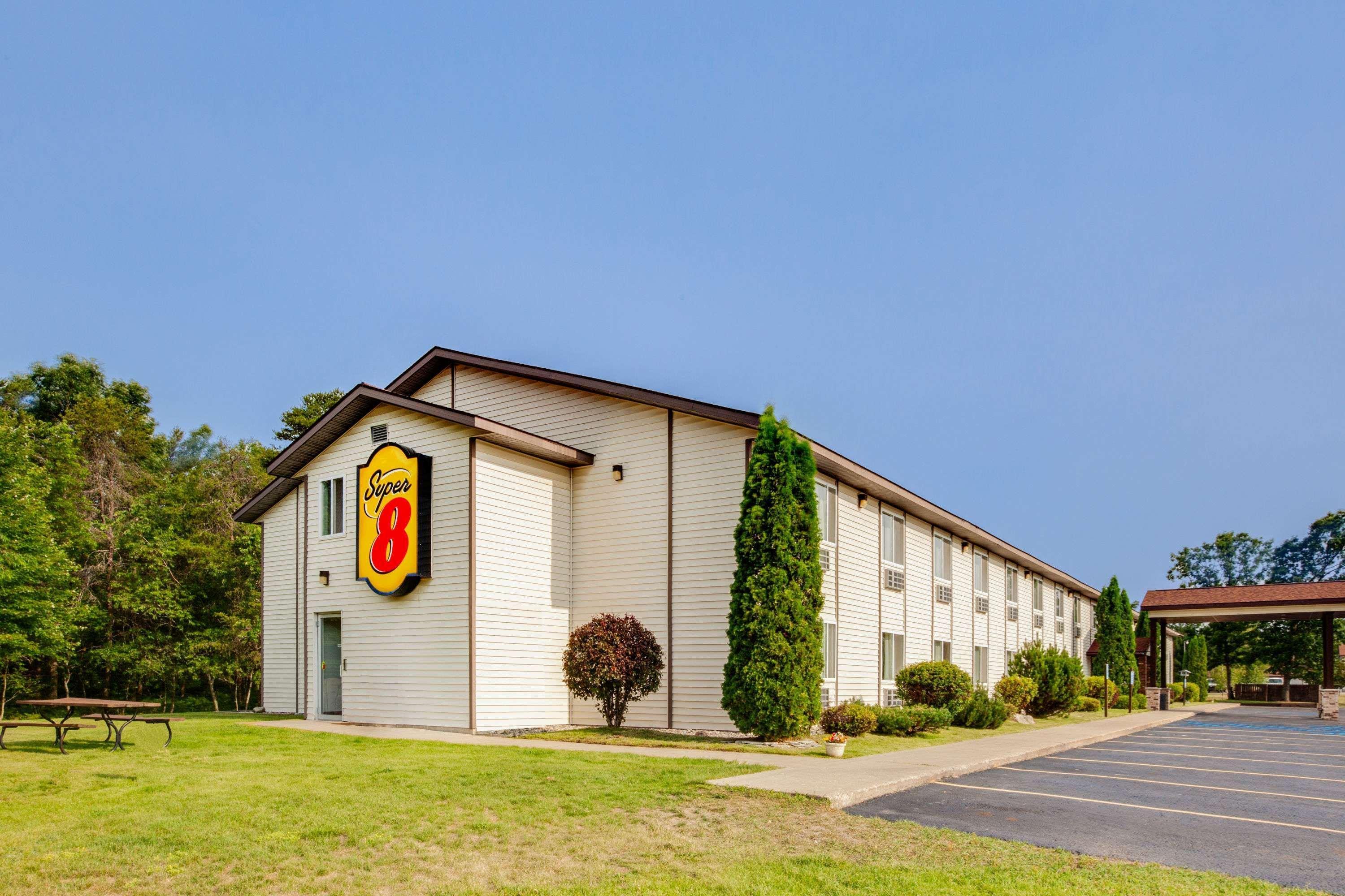 Super 8 By Wyndham Grayling Otel Dış mekan fotoğraf