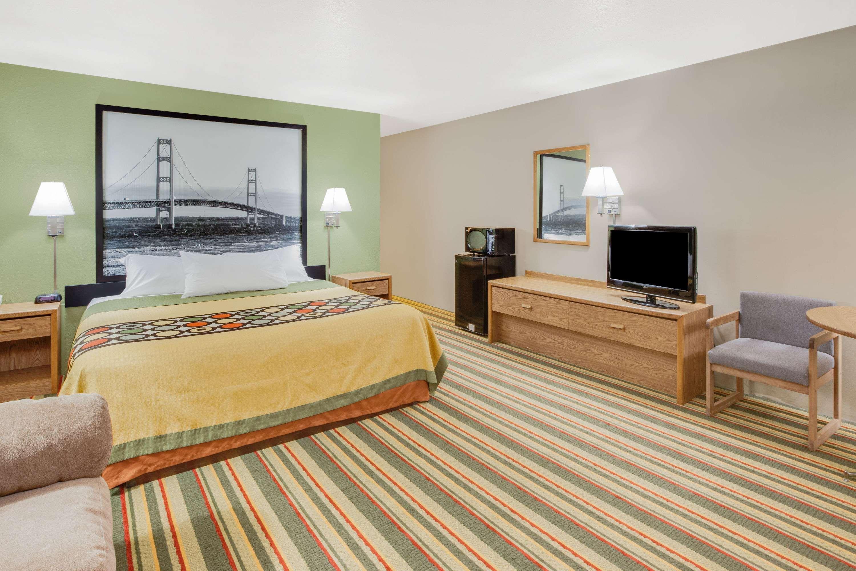 Super 8 By Wyndham Grayling Otel Dış mekan fotoğraf