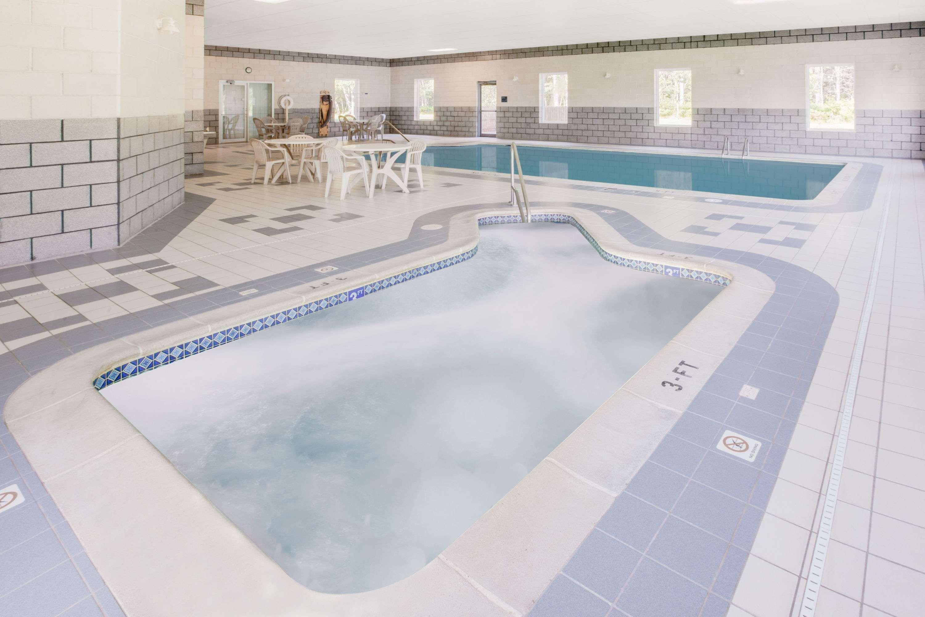 Super 8 By Wyndham Grayling Otel Dış mekan fotoğraf